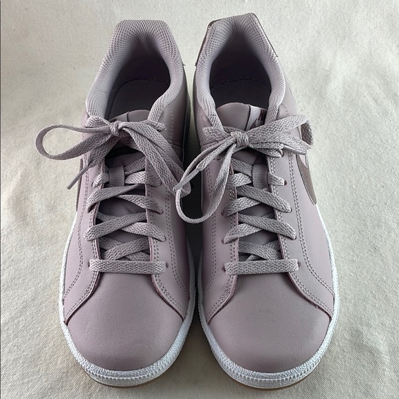 Nike Women's Pink Sneakers Size 8.5 - Picture 3 of 7